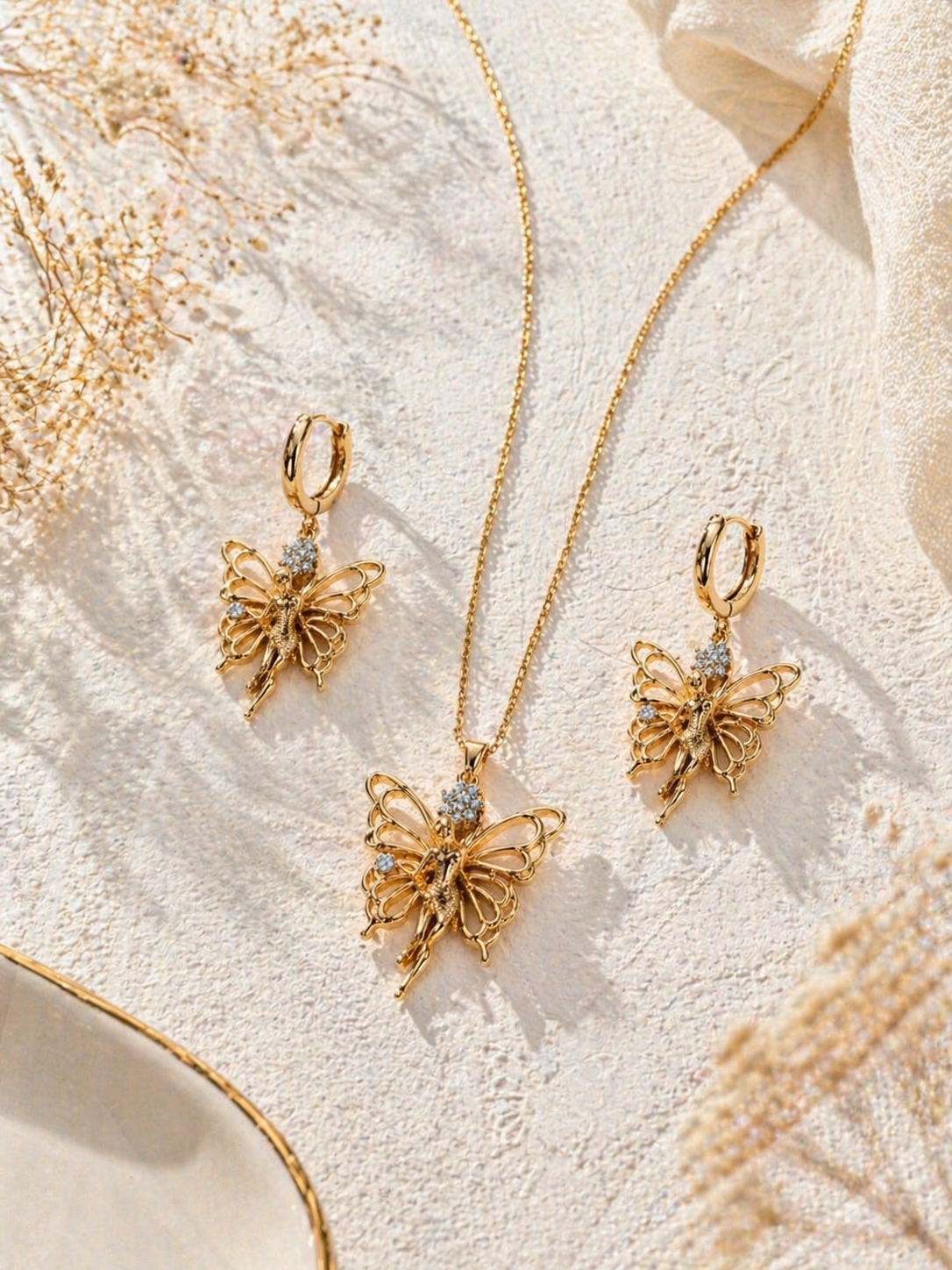 Angel Flutter Pendant Necklace Set