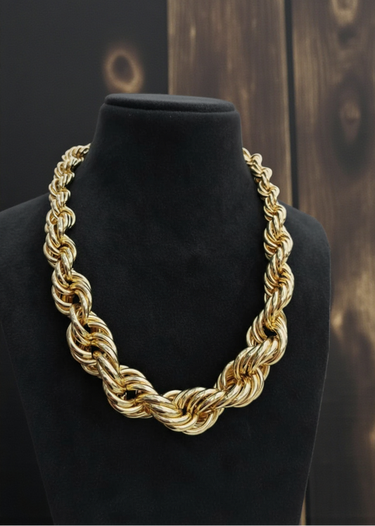 Bold Luxe Twist Necklace