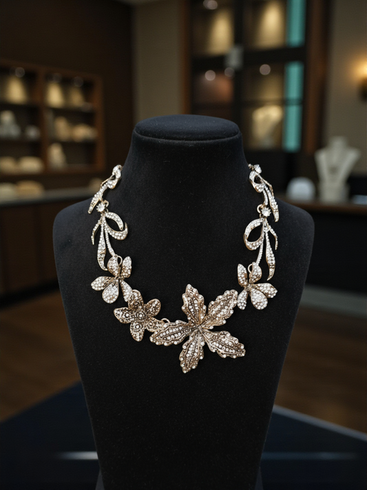 Elara Floral Necklace