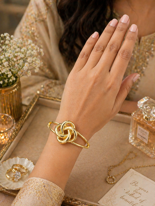 Knot Elegance Openable Bangle
