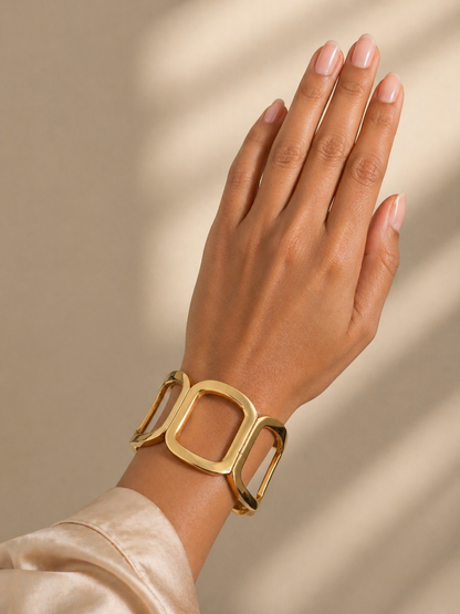 Golden Link Luxe Hand Cuff