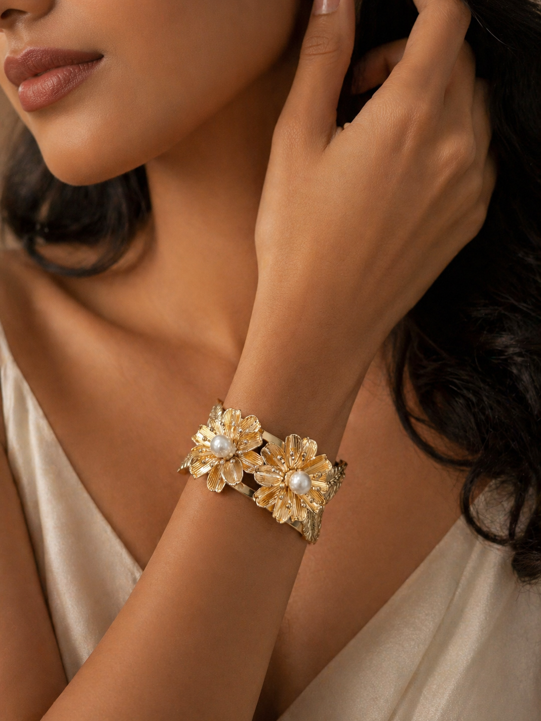 Golden Blossom Pearl Hand Cuff