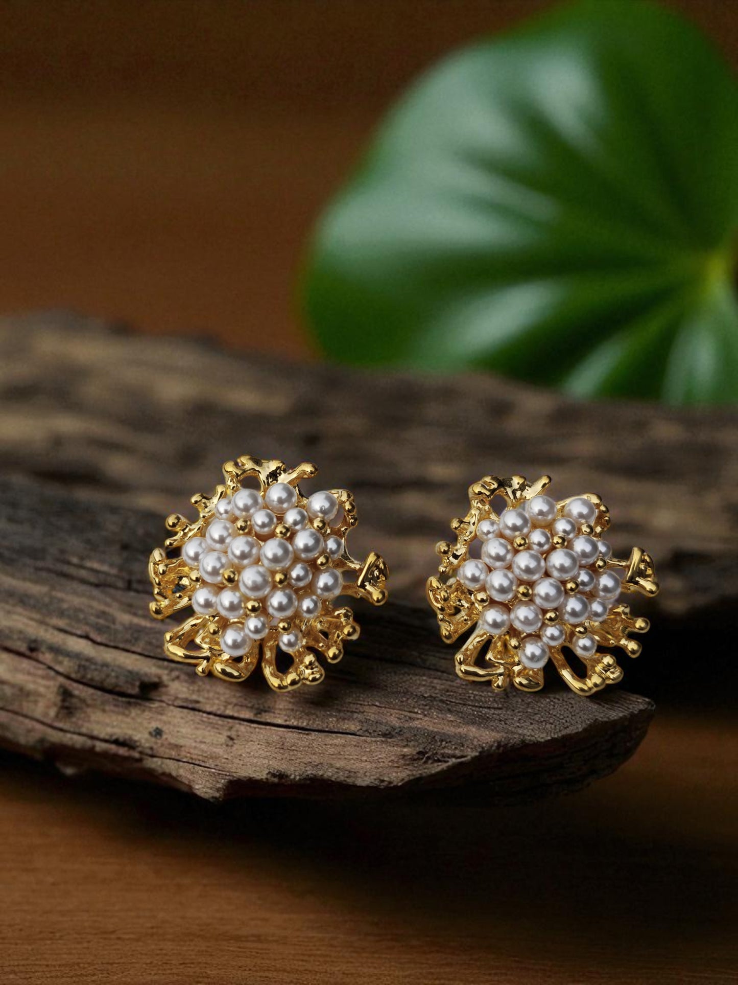 CLUSTER PEARL EARRINGS